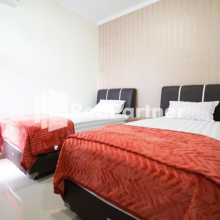 Hotel Fazza Syariah Mitra Reddoorz Jakarta Exterior foto
