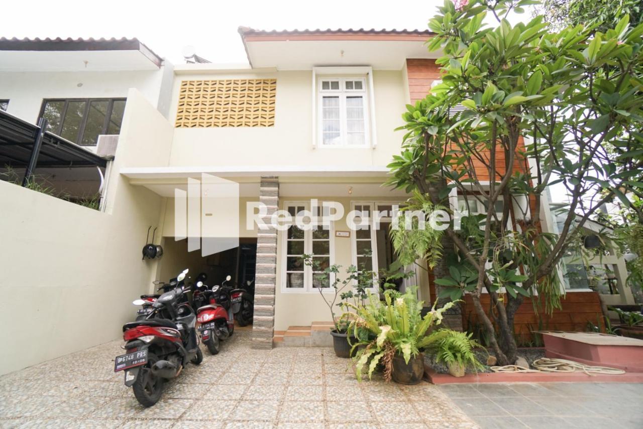 Hotel Fazza Syariah Mitra Reddoorz Jakarta Exterior foto