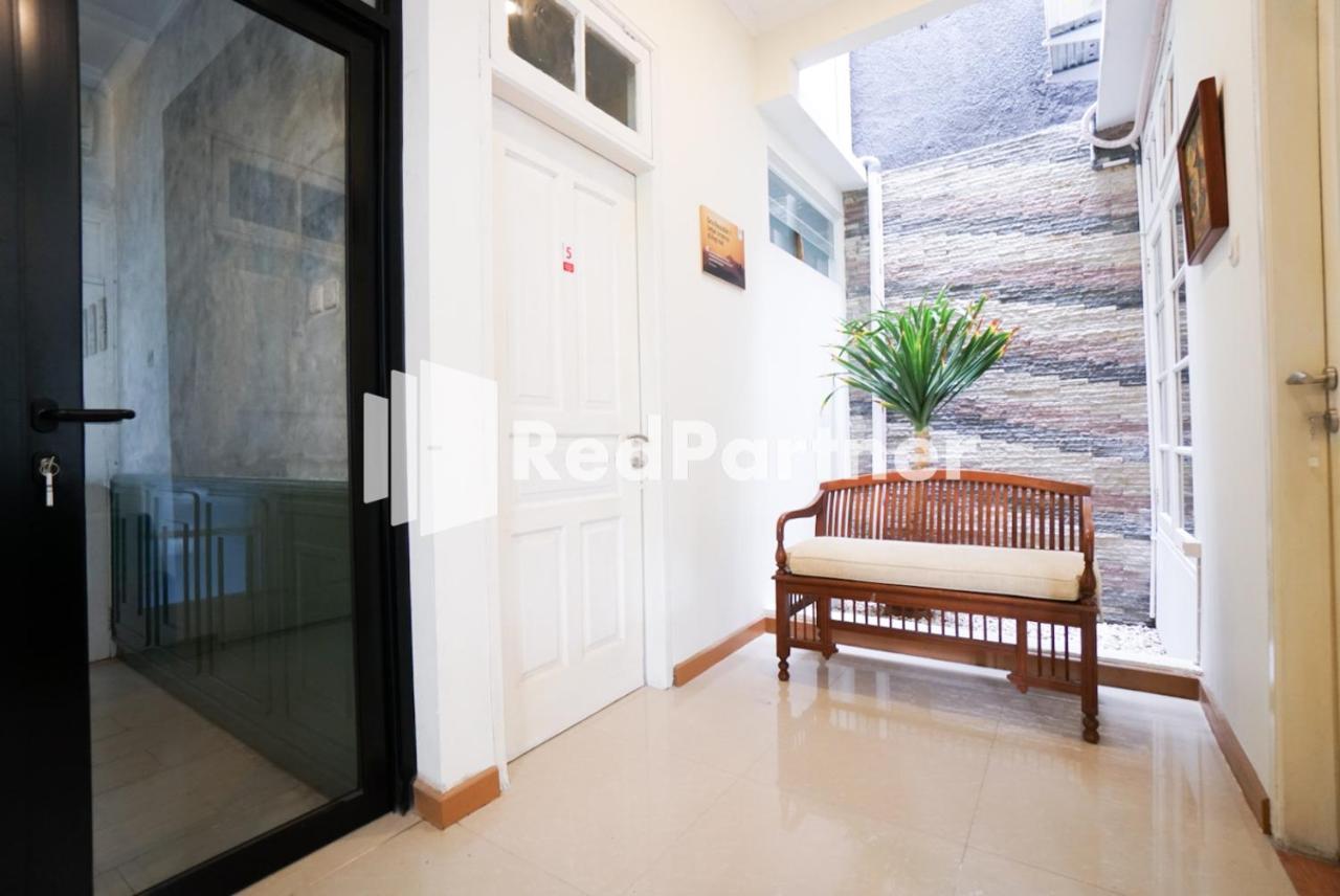 Hotel Fazza Syariah Mitra Reddoorz Jakarta Exterior foto