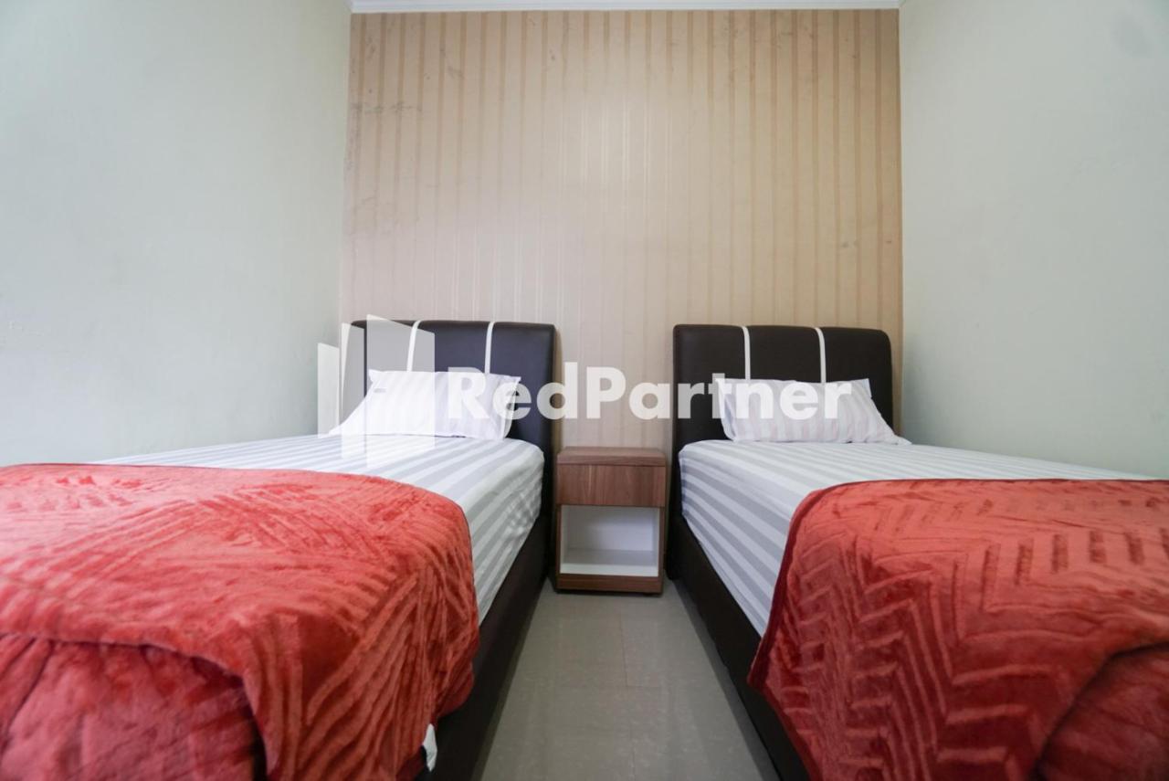 Hotel Fazza Syariah Mitra Reddoorz Jakarta Exterior foto