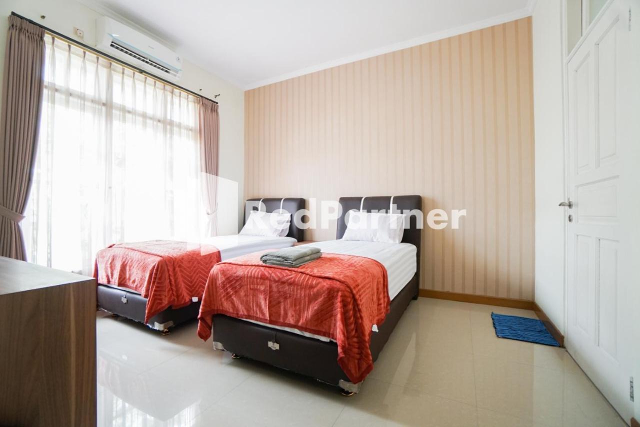 Hotel Fazza Syariah Mitra Reddoorz Jakarta Exterior foto