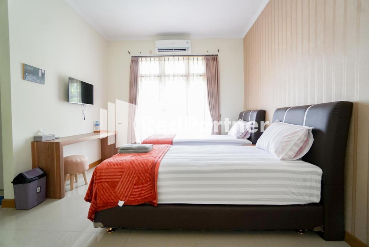 Hotel Fazza Syariah Mitra Reddoorz Jakarta Exterior foto