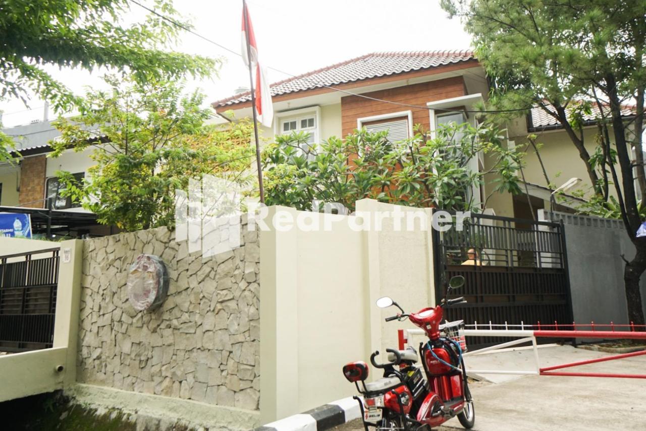 Hotel Fazza Syariah Mitra Reddoorz Jakarta Exterior foto