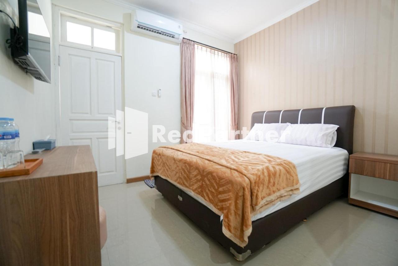 Hotel Fazza Syariah Mitra Reddoorz Jakarta Exterior foto