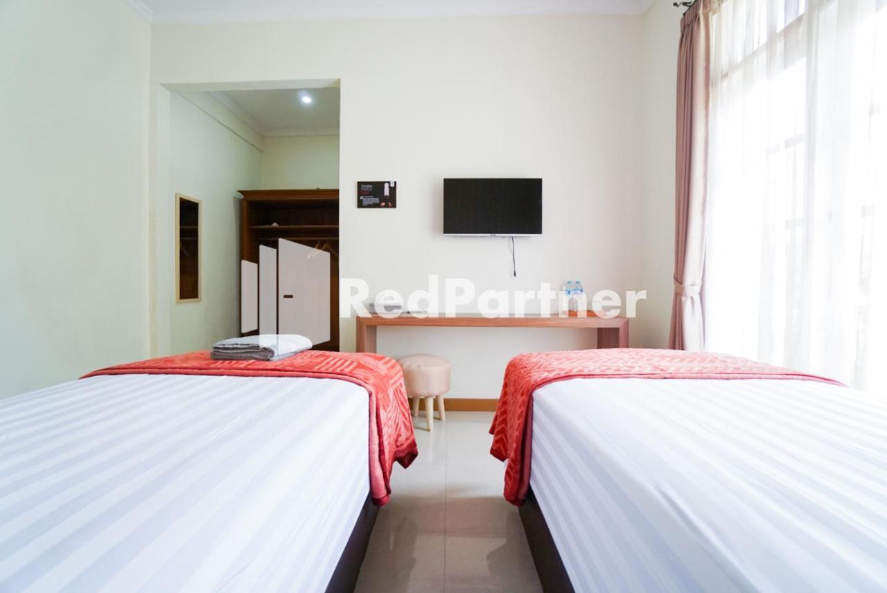 Hotel Fazza Syariah Mitra Reddoorz Jakarta Exterior foto