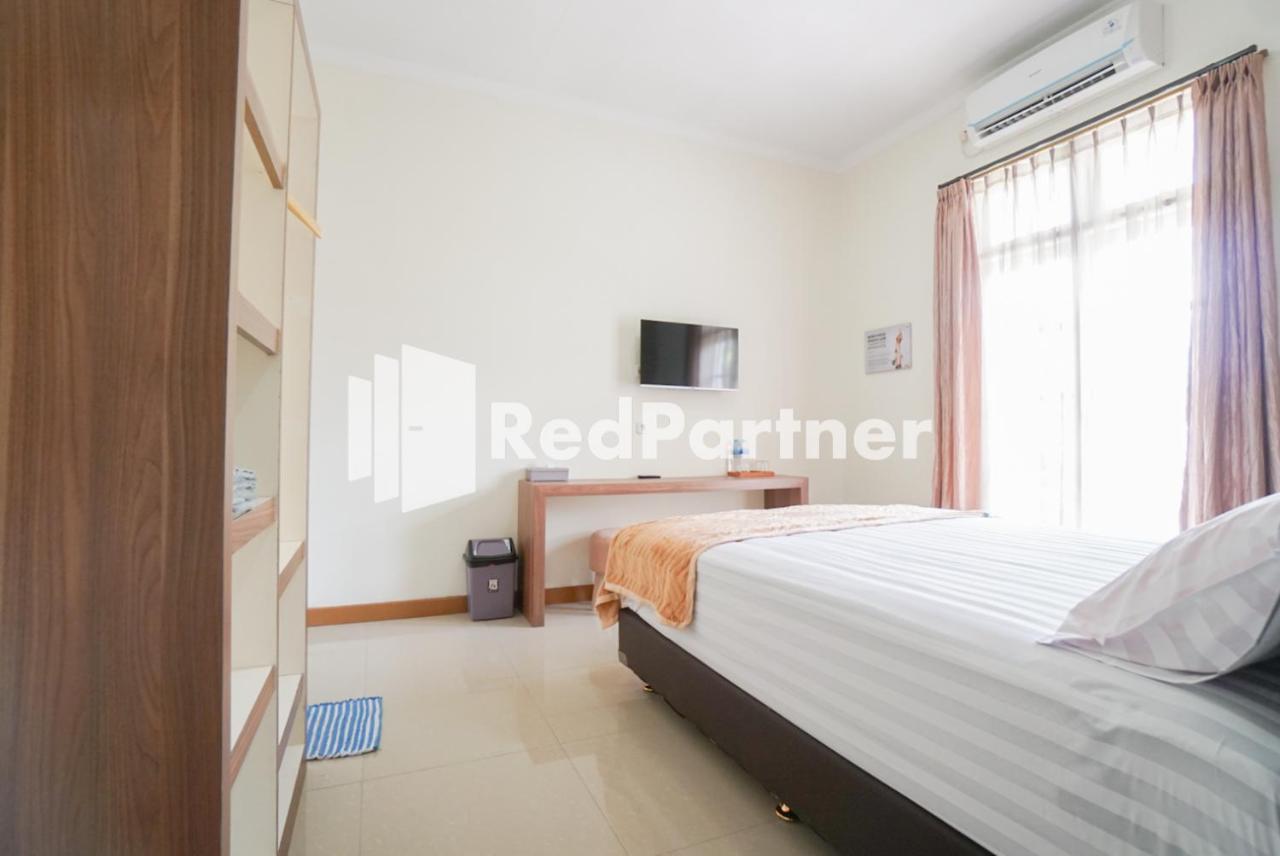 Hotel Fazza Syariah Mitra Reddoorz Jakarta Exterior foto