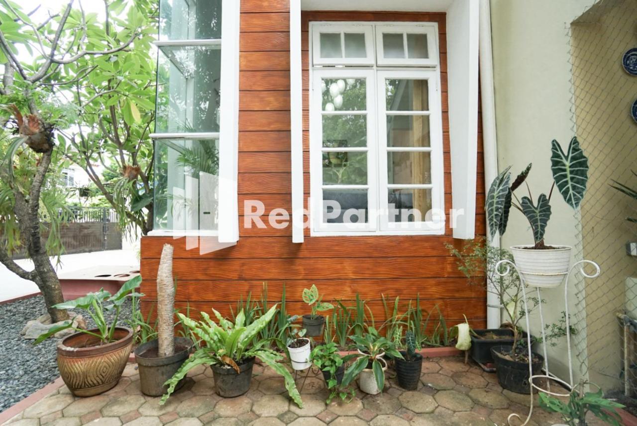 Hotel Fazza Syariah Mitra Reddoorz Jakarta Exterior foto