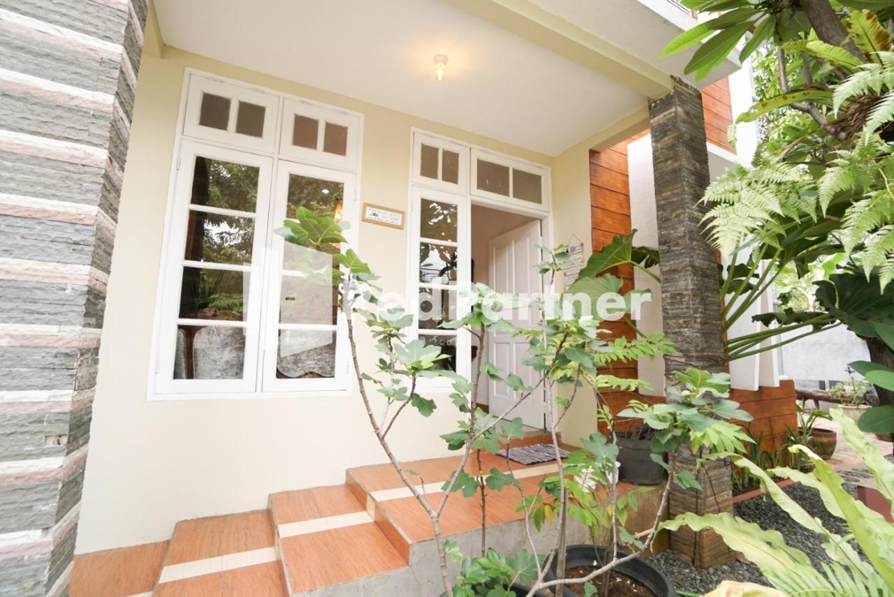 Hotel Fazza Syariah Mitra Reddoorz Jakarta Exterior foto