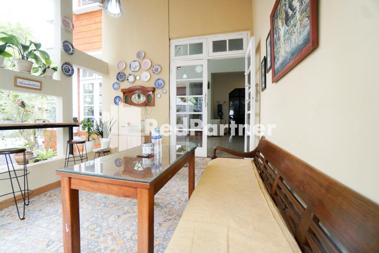 Hotel Fazza Syariah Mitra Reddoorz Jakarta Exterior foto