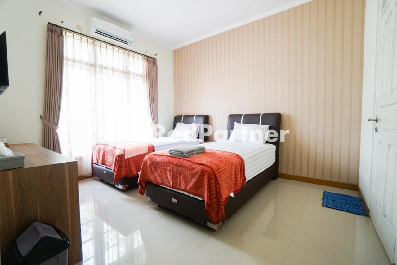 Hotel Fazza Syariah Mitra Reddoorz Jakarta Exterior foto